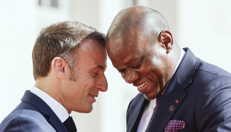 Emmanuel Macron welcomes Brice Clotaire Oligui Nguema to the 19th Francophonie summit in Villers-Cotterets on 4 October 2024.